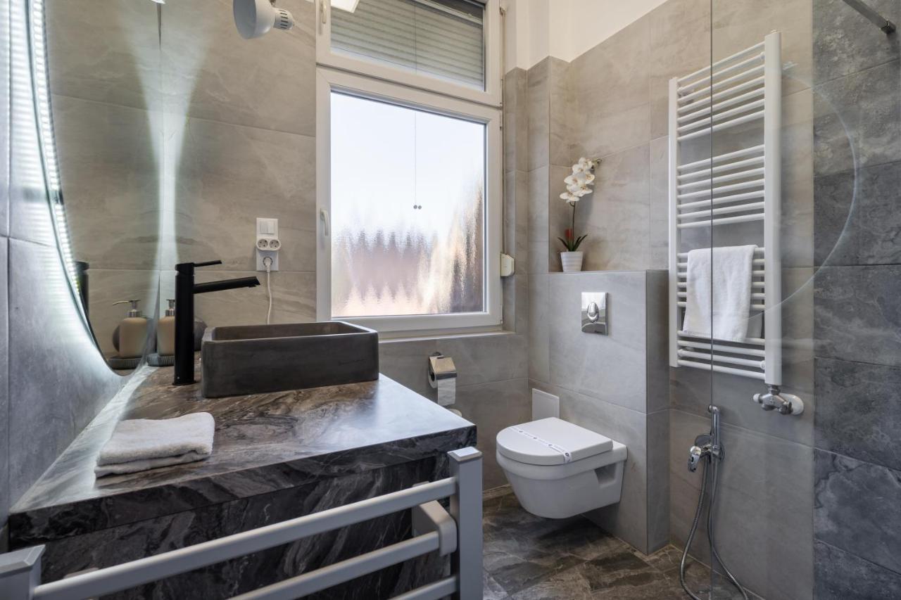 Galaxy Cube Apartment Budapest Exterior photo